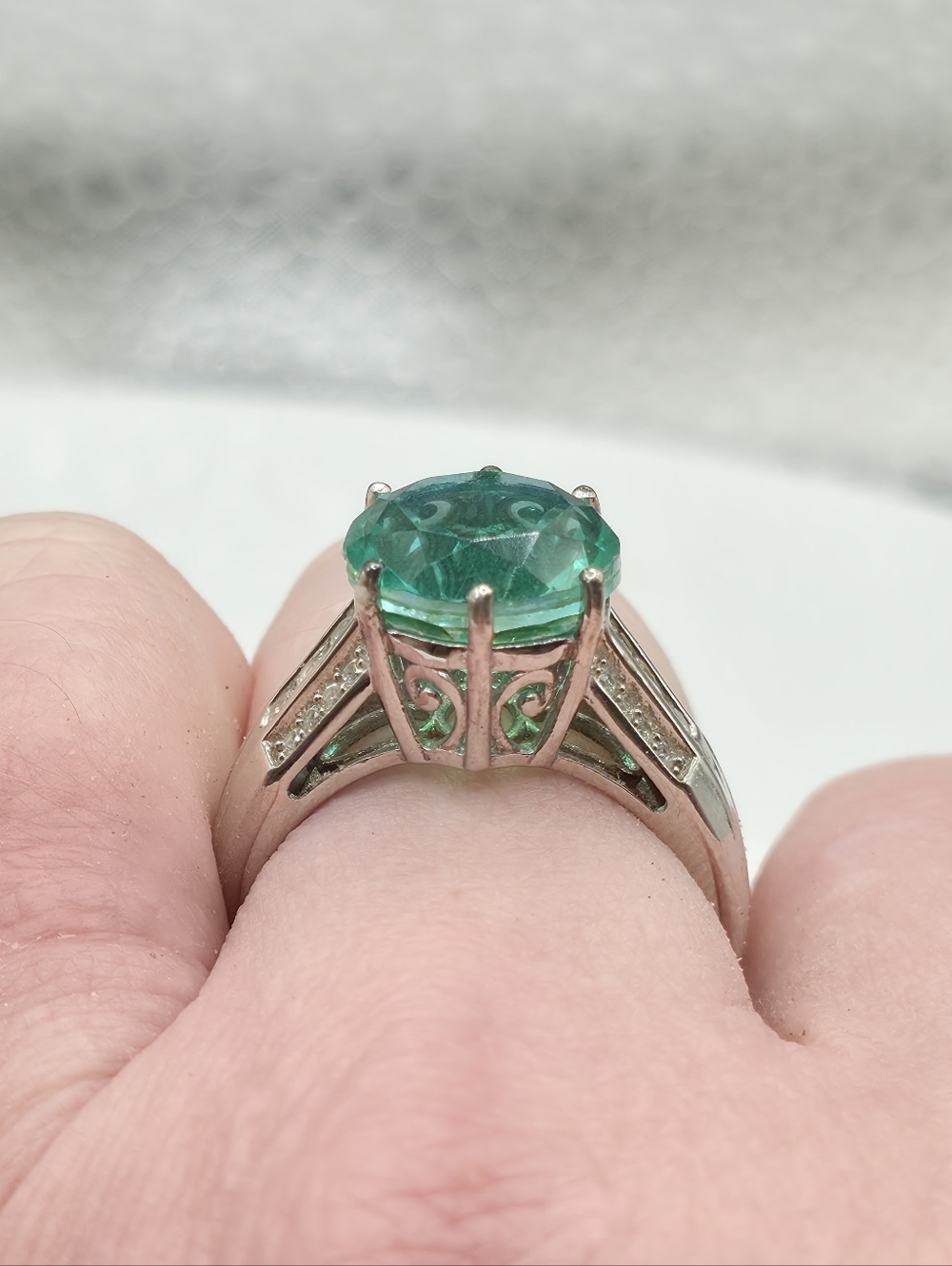 NWOT Mesmerizing Peacock Quartz And White Topaz Ring - Picture 6 of 8